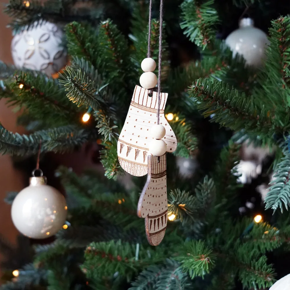 Wooden Mittens Ornament – Cozy Winter Decor with Beads
