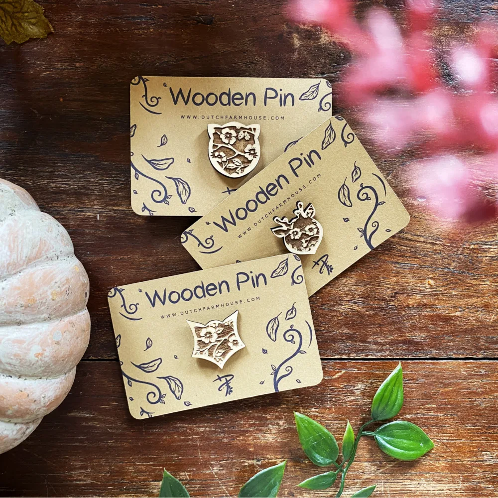 pins 5 Wooden Pin - Deer